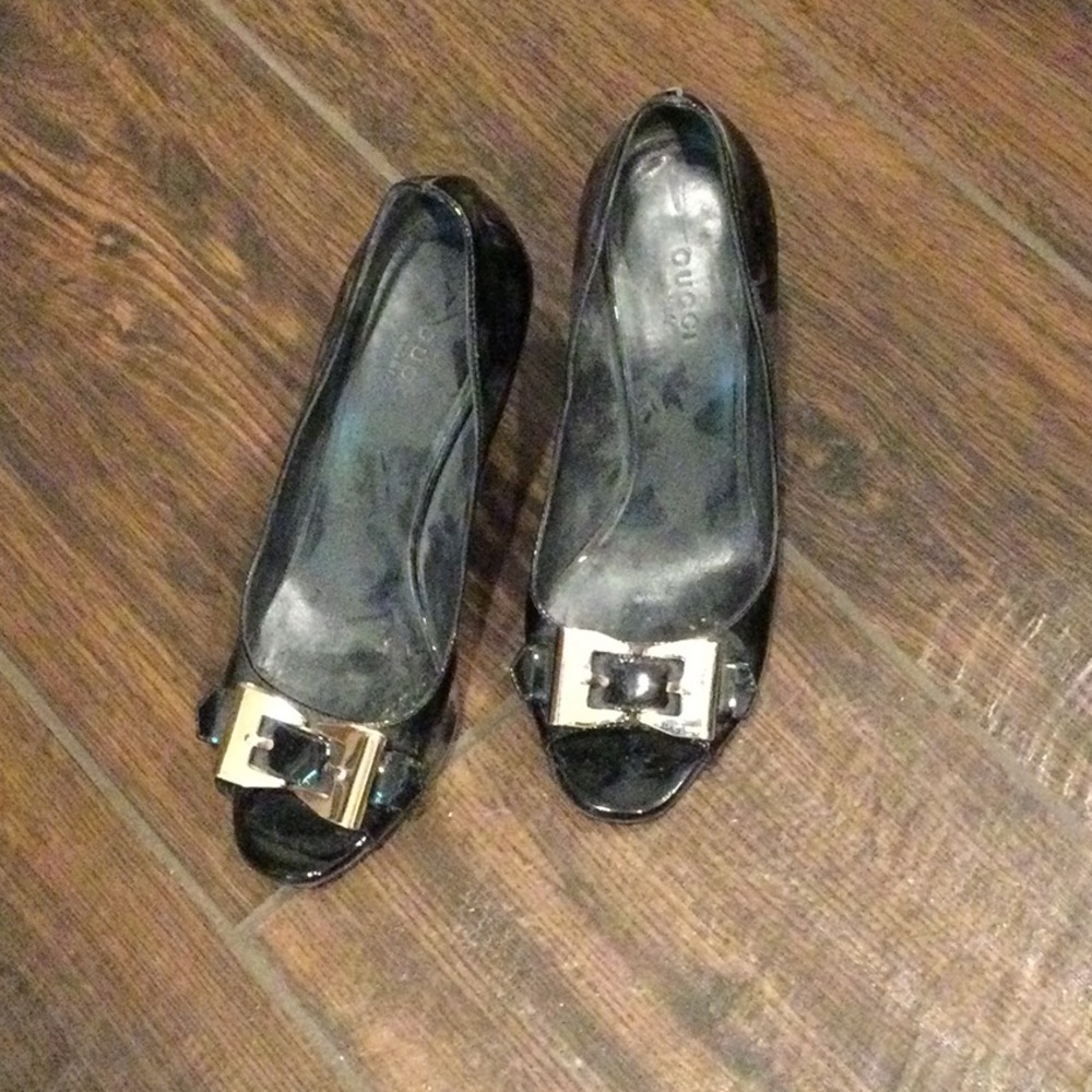 Gucci peep toe heel